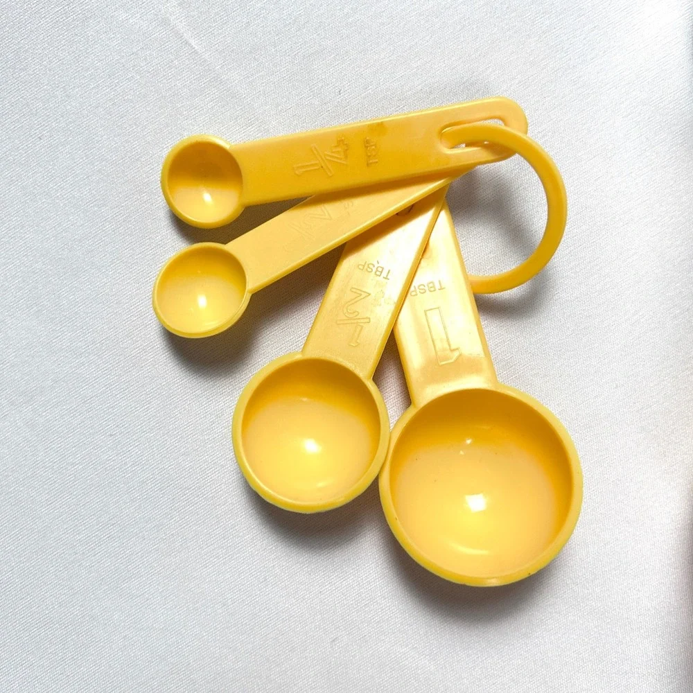 Vintage Measuring Cup Spoon Set Plastic Pitcher Retro MCM 1970s Hong Kong w/Box
